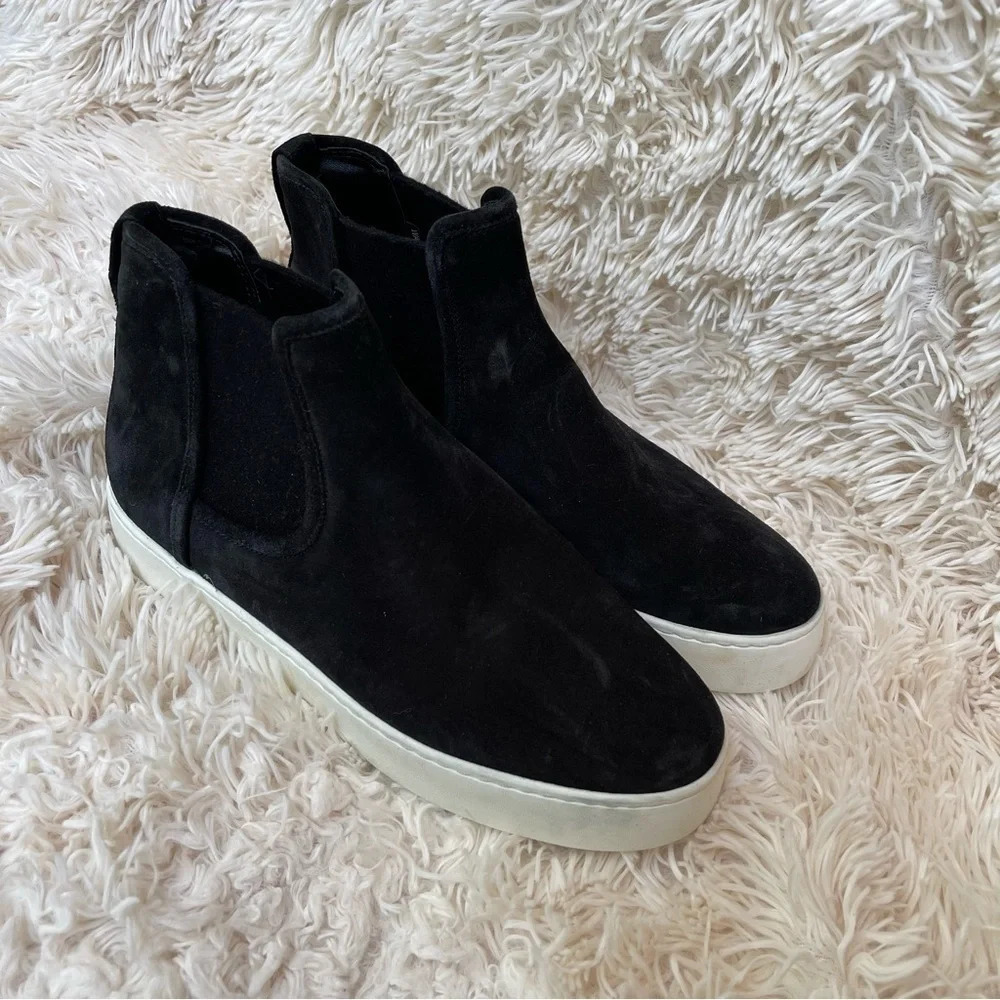 Vince suede Chelsea water resistant shearling lined slip on platform black SX 8